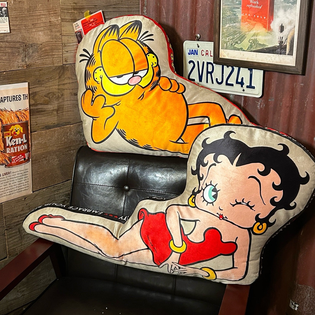BIG DIECUT CUSHION/ ビッグダイカットクッション