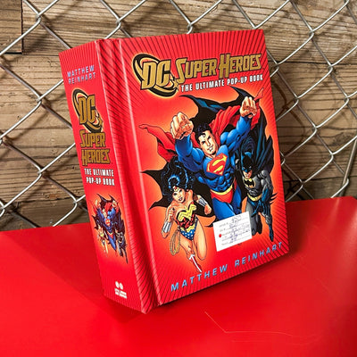 DC Super Heroes: The Ultimate Pop-Up Book/DC スーパーヒーローズ：ジ・アルティメット・ポップアップ・ブック【US限定】