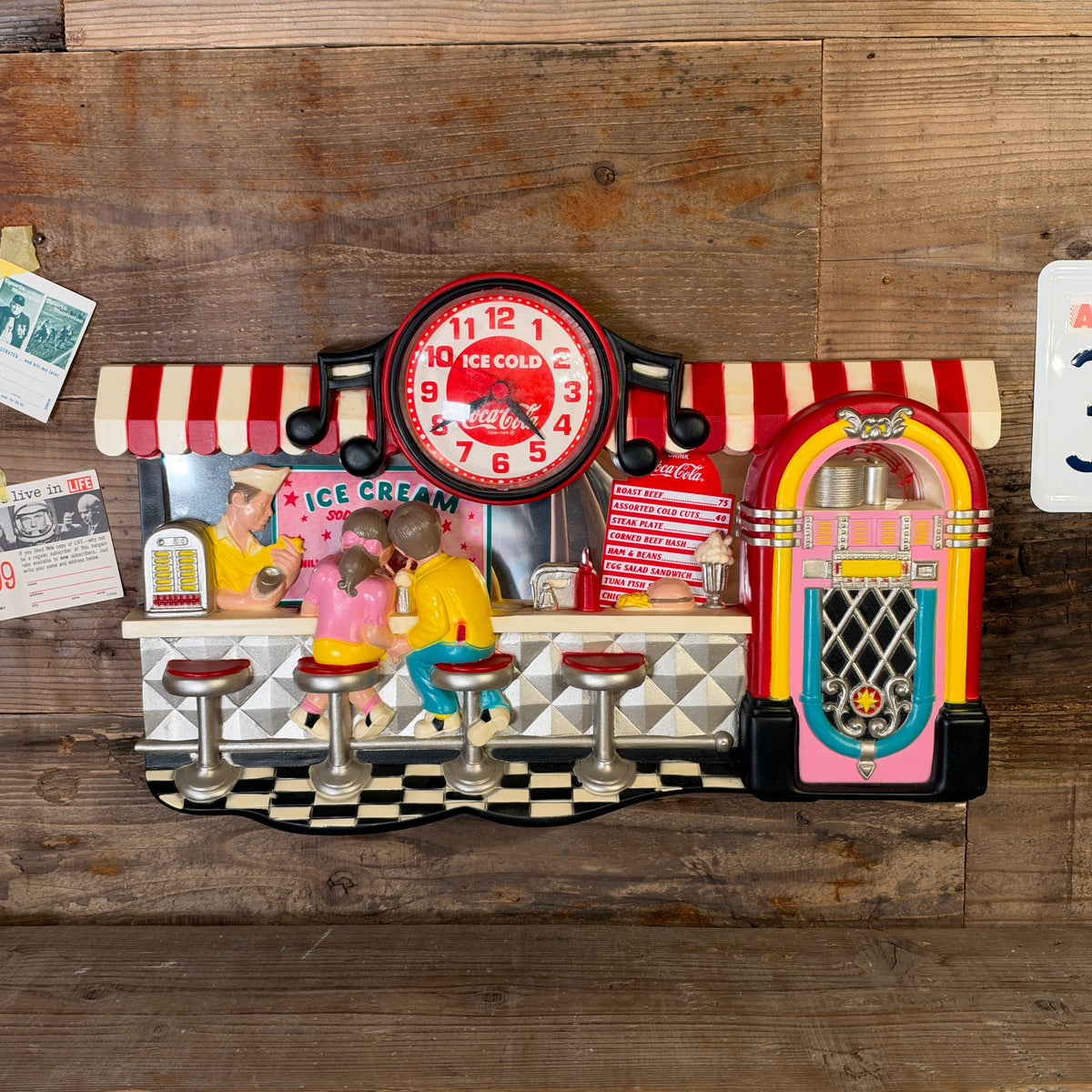 Vintage Coca-Cola 1950s Diner & Jukebox 3D Relief Wall Clock/ヴィンテージ コカ・コーラ 1950年代 ダイナー＆ジュークボックス 3D立体掛け時計【US限定】
