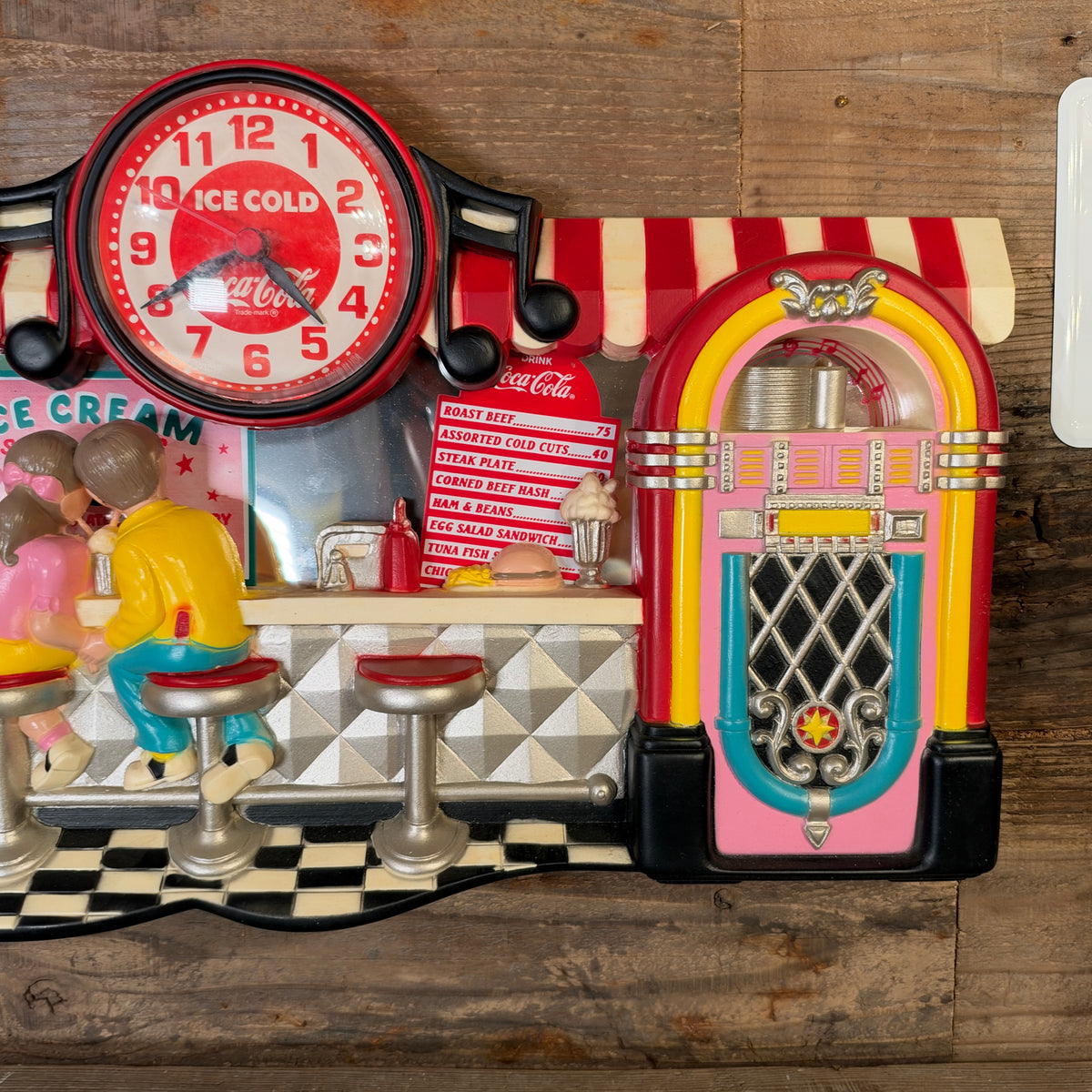 Vintage Coca-Cola 1950s Diner & Jukebox 3D Relief Wall Clock/ヴィンテージ コカ・コーラ 1950年代 ダイナー＆ジュークボックス 3D立体掛け時計【US限定】