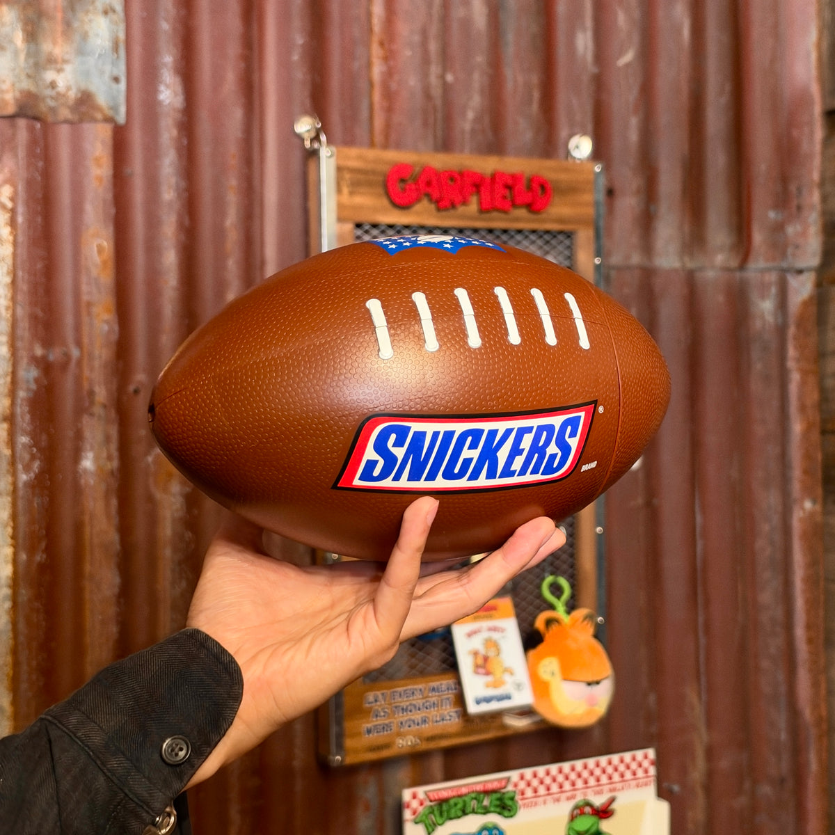 Vintage SNICKERS x NFL Football Plastic Candy Container /ヴィンテージ スニッカーズ × NFL フットボール キャンディコンテナ【US限定】