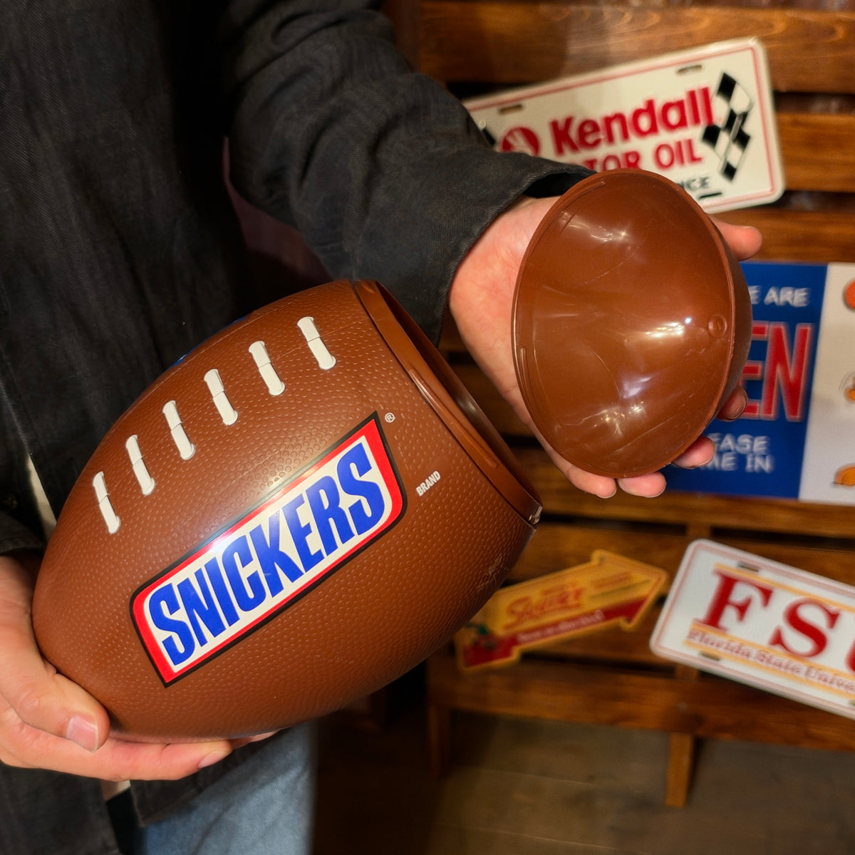 Vintage SNICKERS x NFL Football Plastic Candy Container /ヴィンテージ スニッカーズ × NFL フットボール キャンディコンテナ【US限定】