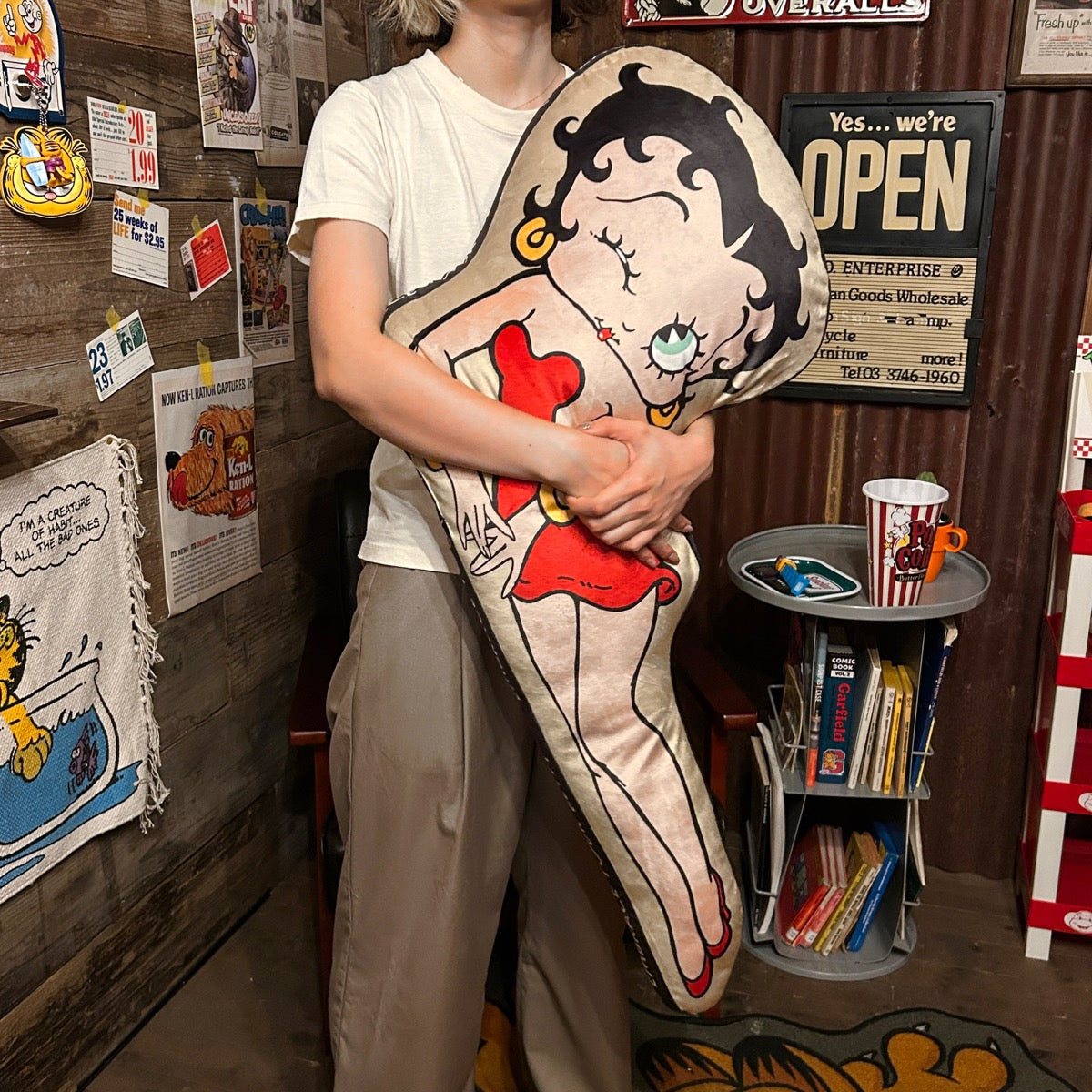 BIG DIECUT CUSHION/ ビッグダイカットクッション