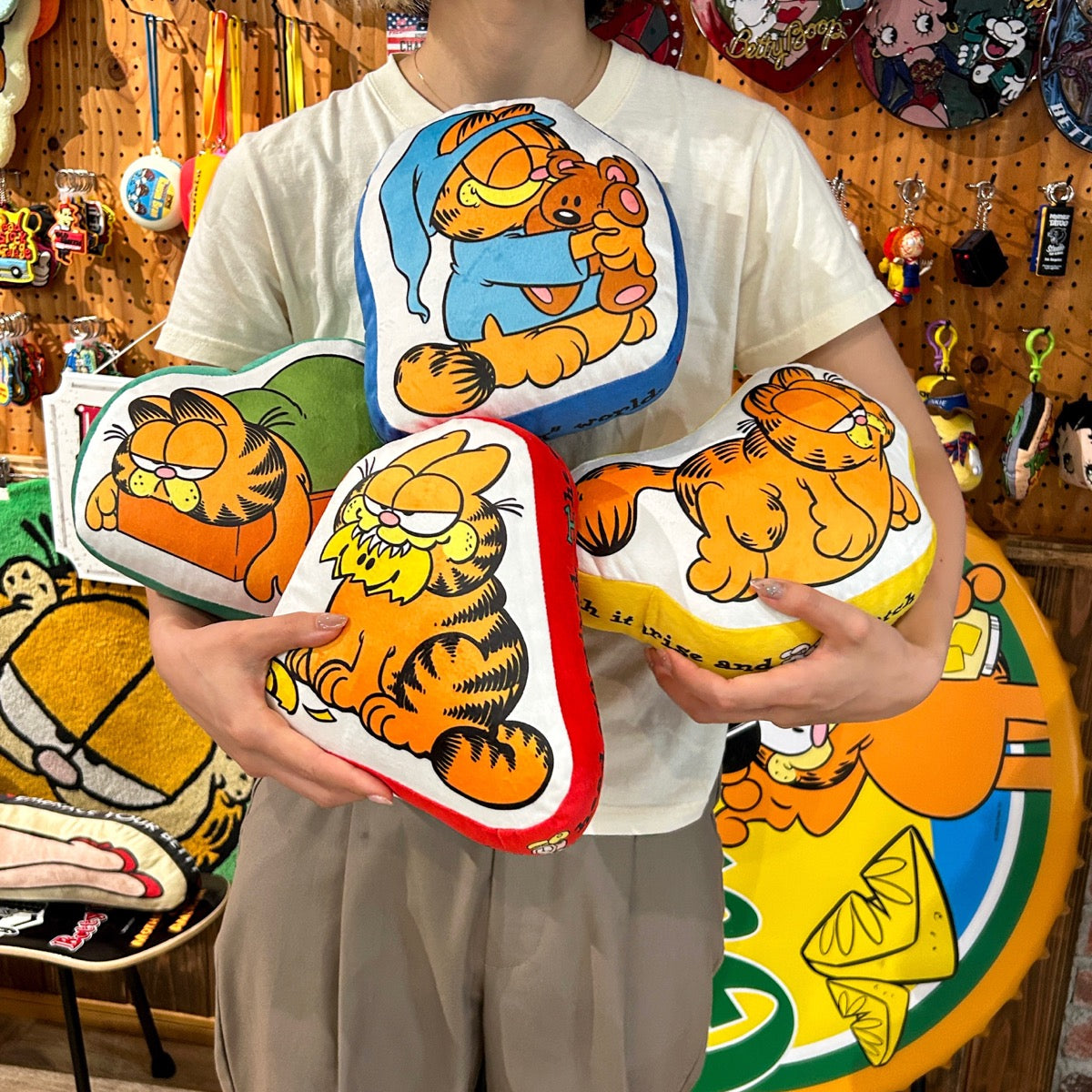 【GARFIELD】 MINI DIECUT CUSHION/ 【ガーフィールド】ミニダイカットクッション
