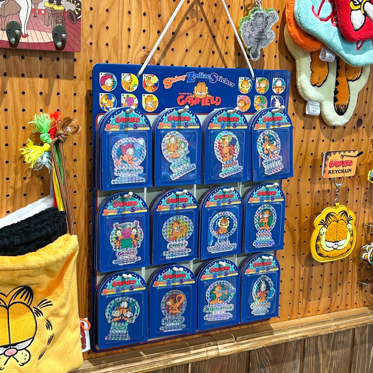 【GARFIELD】 PRISM ZODIAC STICKER/ 【ガーフィールド】プリズム星座ステッカー