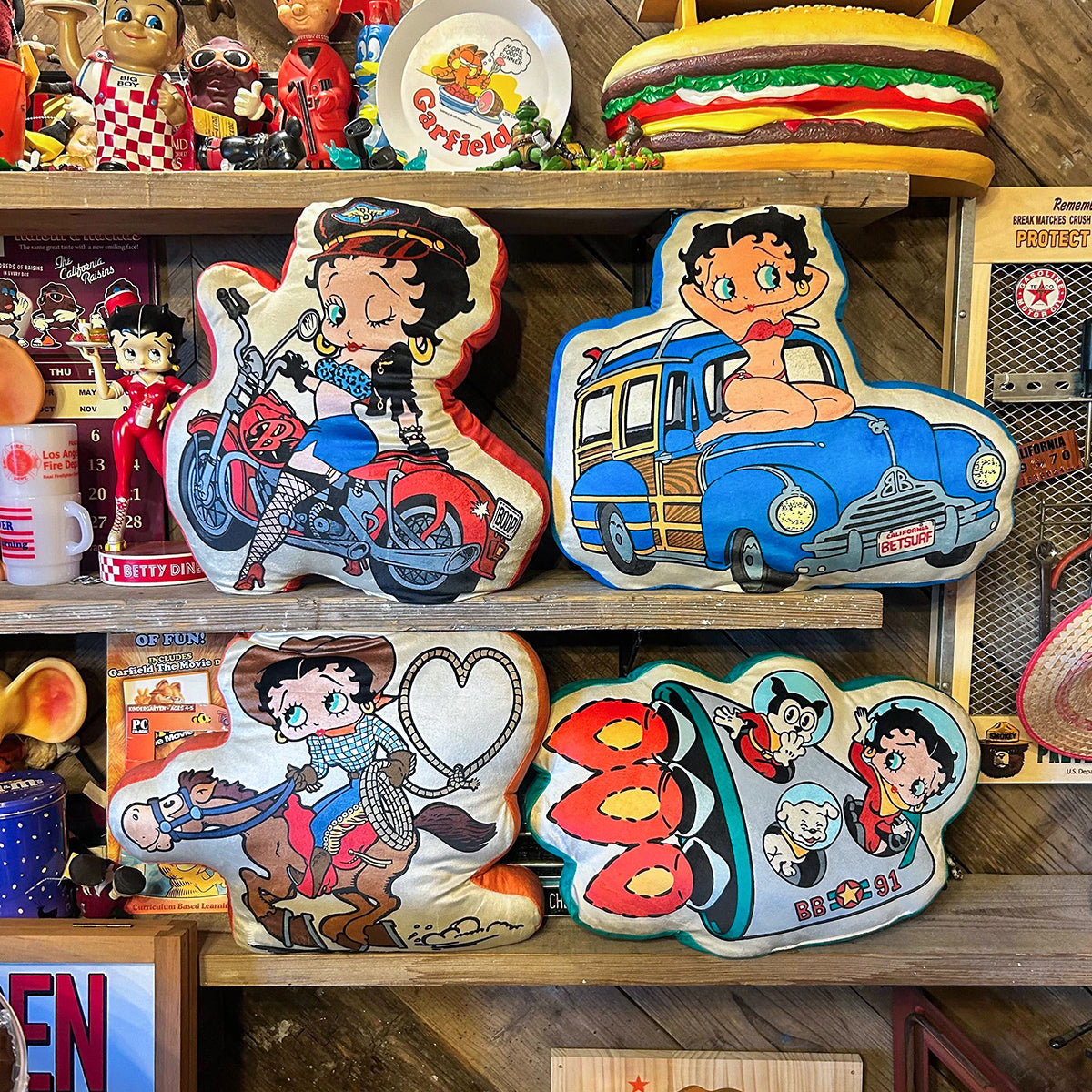 【BETTY BOOP】DIECUT CUSHION/【ベティブープ】 ダイカットクッション